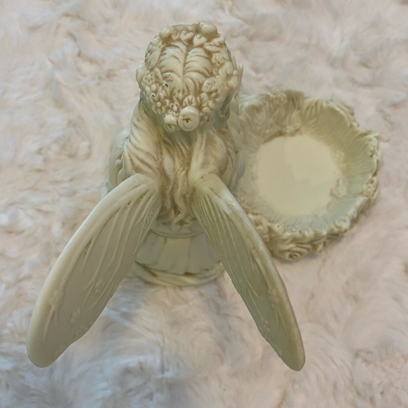 Partylite Ariana Fairy Blowing Kisses‎ Porcelain Tea Light Candle Holder - Picture 6 of 11